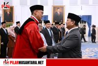 Presiden Prabowo Lantik Hakim MK, Pimpinan Ombudsman RI, dan Dubes Baru di Istana Negara