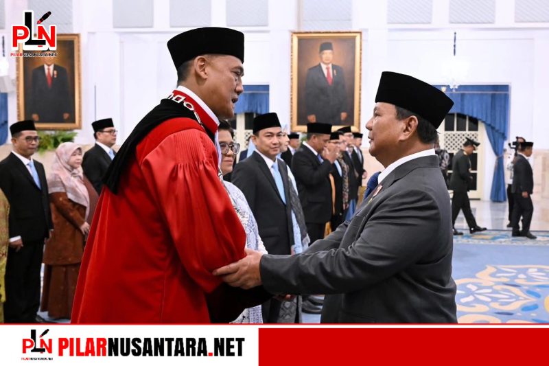 Presiden Prabowo Lantik Hakim MK, Pimpinan Ombudsman RI, dan Dubes Baru di Istana Negara