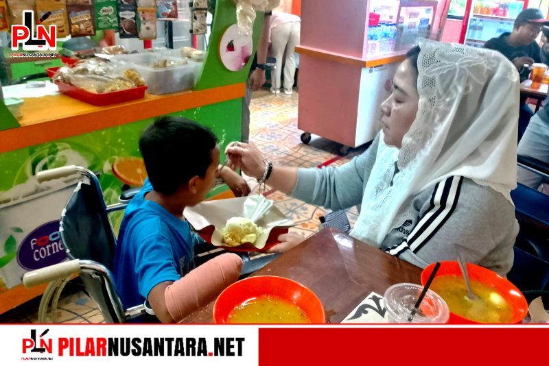 Di Ujung Duka Seorang Anak, Hadir Tangan Kasih yang Menguatkan: Kisah Zainur dan Ketulusan Ning Tiwi