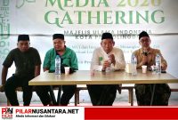 Personalia pengurus MUI Kota Probolinggo saat memberikan sambutan dan materi kepada para awak media