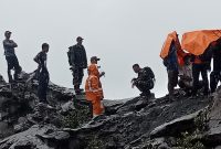Pangdam XV/Pattimura Terjun Langsung Bantu Korban Erupsi Gunung Dukono