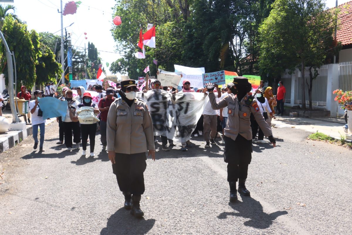 Ribuan Massa Aksi Damai Dukung Program MBG di DPRD Kota Probolinggo, Pengamanan Polres Berjalan Kondusif