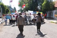 Ribuan Massa Aksi Damai Dukung Program MBG di DPRD Kota Probolinggo, Pengamanan Polres Berjalan Kondusif