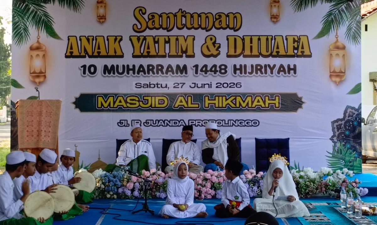Momentum Tahun Baru Islam, Takmir Masjid Al Hikmah Kota Probolinggo Salurkan Santunan bagi Anak Yatim dan Dhuafa