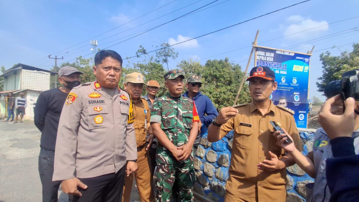 Danramil Pebayuran Turun Langsung Dampingi Plt. Bupati Tinjau Sawah Kekeringan, Solusi Irigasi Dipercepat