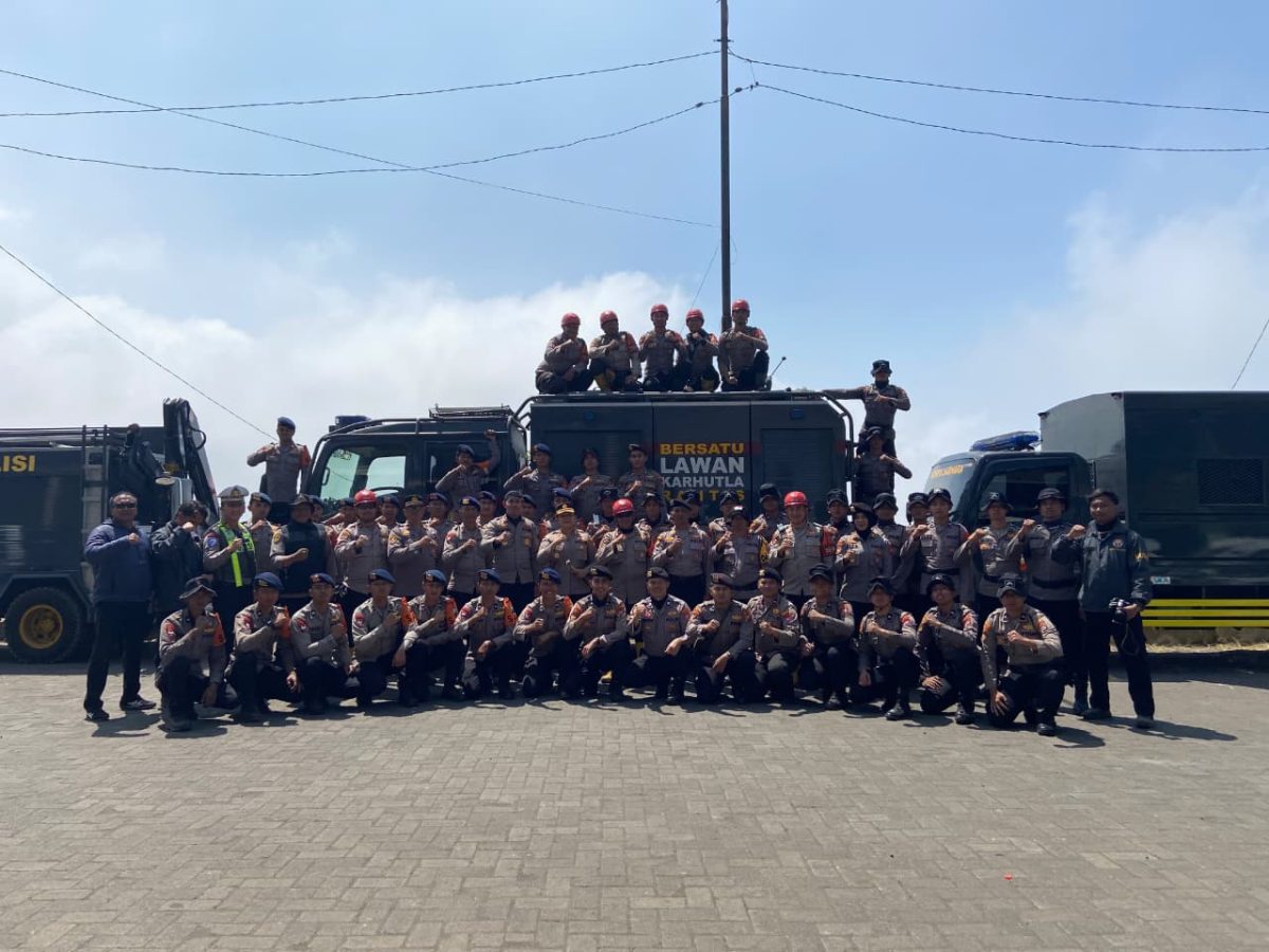 Satgas Polda Jatim Raih Apresiasi Atas Penanganan Cepat Karhutla Bromo