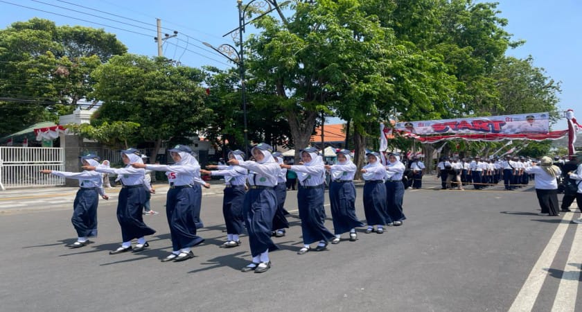 MTs Negeri Kota Probolinggo Berprestasi di Lomba Gerak Jalan 2026 Dengan Sandingkan Dua Gelar Juara