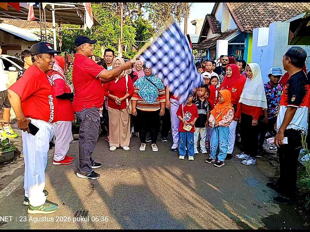 Meriahkan HUT ke-81 RI, Bersama PNB PHBN RW9 Kebonsari Kulon Probolinggo Gelar Jalan Santai dan Bazaar UMKM