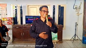 Zaini S.Pd. Ketua FORSA Kabupaten Probolinggo saat memberikan sambutan