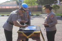 Polres Probolinggo Gelar Upacara Sertijab Kapolsek Gending dan Kenaikan Pangkat Pengabdian